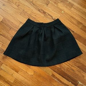 Express olive green skirt with pleats, never worn, size 4